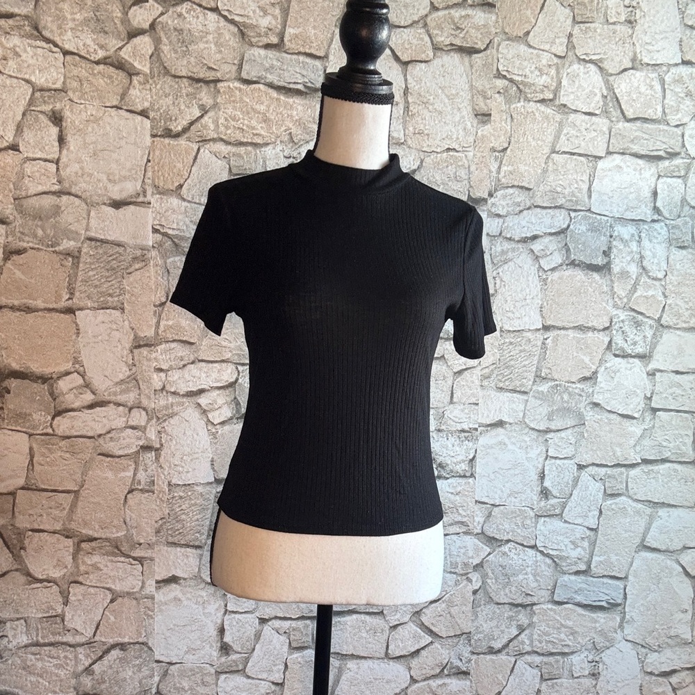 Pink Republic Black Ribbed Short Sleeve Top